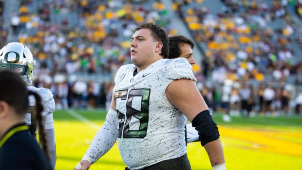 Oregon Ducks offensive lineman Jackson Powers-Johnson (58) against the Arizona State Sun Devils at Mountain America Stadium.